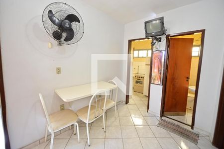 Sala de kitnet/studio para alugar com 2 quartos, 42m² em Vila Bela, Goiânia