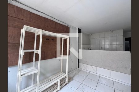 Sala de casa para alugar com 1 quarto, 30m² em Vargem Grande, Rio de Janeiro