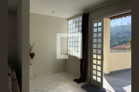 Sala de casa de condomínio para alugar com 3 quartos, 240m² em Freguesia (jacarepaguá), Rio de Janeiro