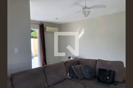 Sala de casa de condomínio para alugar com 3 quartos, 240m² em Freguesia (jacarepaguá), Rio de Janeiro