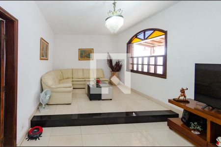 Sala de casa à venda com 3 quartos, 360m² em Palmeiras, Belo Horizonte