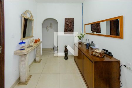 Corredor de casa à venda com 3 quartos, 360m² em Palmeiras, Belo Horizonte