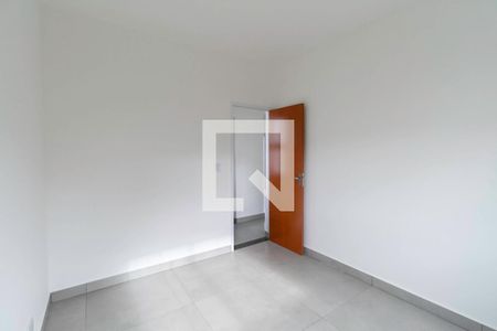 Quarto de apartamento à venda com 2 quartos, 100m² em Parque Xangri-lá, Contagem