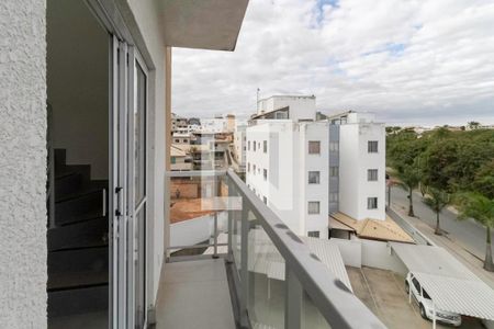 Varanda da sala de apartamento à venda com 2 quartos, 100m² em Parque Xangri-lá, Contagem