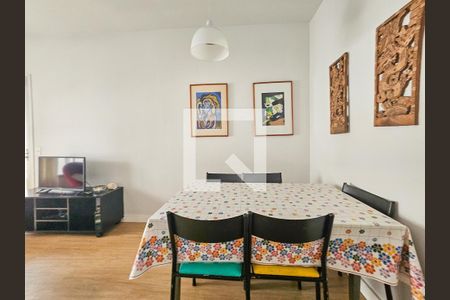 Sala de apartamento para alugar com 2 quartos, 70m² em Vila Luis Antonio, Guarujá