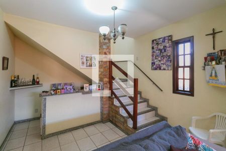 Sala de casa à venda com 5 quartos, 360m² em Venda Nova, Belo Horizonte