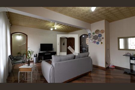 Sala de casa à venda com 3 quartos, 174m² em Vila Nhocuné, São Paulo