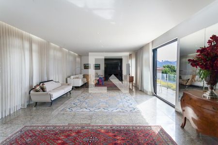 Sala de casa de condomínio à venda com 4 quartos, 350m² em Residencial Europa, Nova Lima