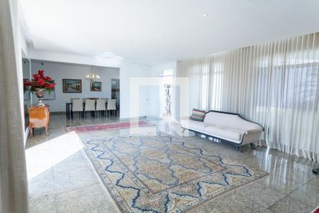 Sala de casa de condomínio à venda com 4 quartos, 350m² em Residencial Europa, Nova Lima