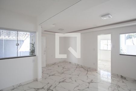 Sala de casa à venda com 3 quartos, 359m² em Rio Branco, Belo Horizonte