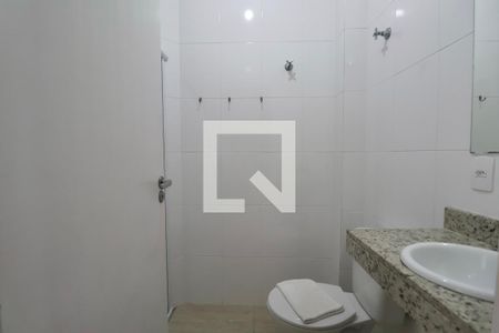 Banheiro Social de apartamento para alugar com 1 quarto, 20m² em Jardim Virginia, Guarujá