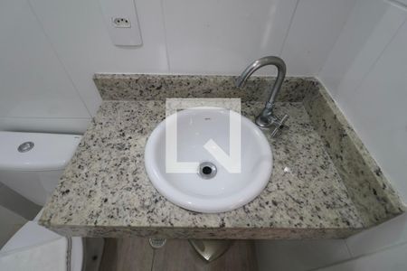 Banheiro Social de apartamento para alugar com 1 quarto, 20m² em Jardim Virginia, Guarujá