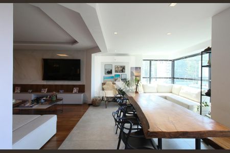 Sala de apartamento para alugar com 4 quartos, 242m² em Jardim Morumbi, São Paulo