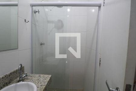 Banheiro Social de apartamento para alugar com 1 quarto, 20m² em Jardim Virginia, Guarujá