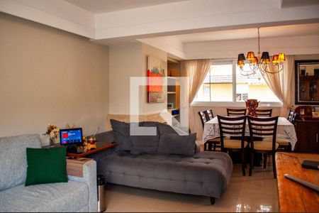 Sala de casa de condomínio à venda com 3 quartos, 240m² em Teresópolis, Porto Alegre