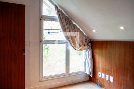 Home office de casa de condomínio à venda com 3 quartos, 240m² em Teresópolis, Porto Alegre