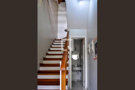 Lavabo de casa de condomínio à venda com 3 quartos, 240m² em Teresópolis, Porto Alegre