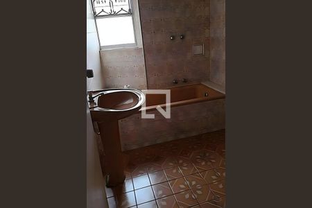 Casa para alugar com 3 quartos, 155m² em Vila Brasilina, São Paulo