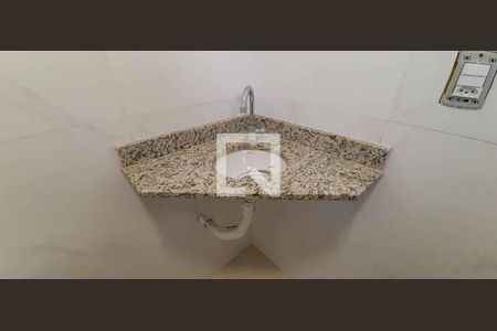 Banheiro de kitnet/studio para alugar com 1 quarto, 20m² em Vila Yolanda, Osasco