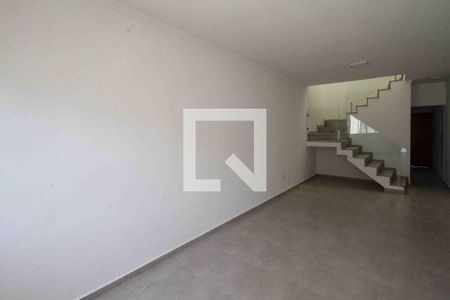 Sala de casa à venda com 3 quartos, 120m² em Jardim Iva, São Paulo