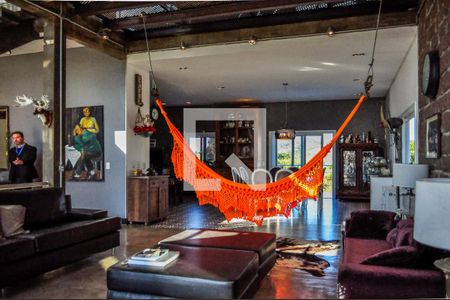 Sala de casa de condomínio à venda com 5 quartos, 490m² em Teresópolis, Porto Alegre