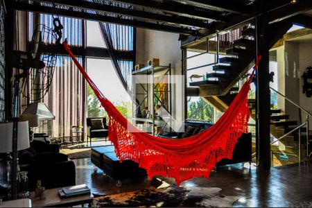 Sala de casa de condomínio à venda com 5 quartos, 490m² em Teresópolis, Porto Alegre