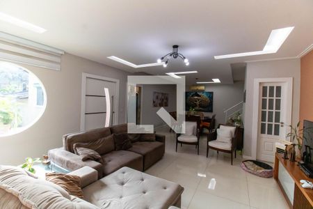 Sala de casa de condomínio à venda com 5 quartos, 400m² em Maria Paula, Niterói
