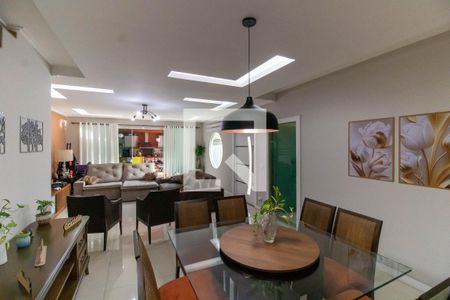 Sala de casa de condomínio à venda com 5 quartos, 400m² em Maria Paula, Niterói