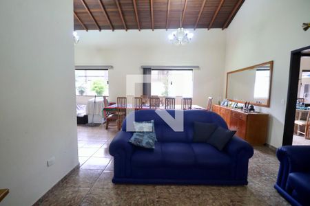Sala de casa para alugar com 4 quartos, 840m² em Vila Julia, Guarujá