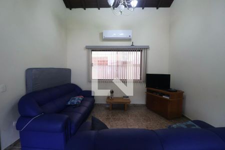 Sala de casa para alugar com 4 quartos, 840m² em Vila Julia, Guarujá