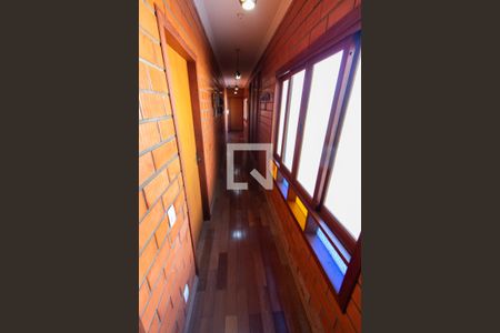 Corredor de casa de condomínio para alugar com 3 quartos, 283m² em Chácara São Rafael, Campinas