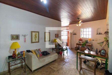 Sala de casa de condomínio à venda com 4 quartos, 567m² em Ingá, Niterói