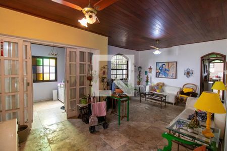Sala de casa de condomínio à venda com 4 quartos, 567m² em Ingá, Niterói