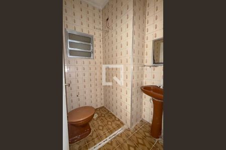 Banheiro de apartamento para alugar com 1 quarto, 40m² em Cidade Ocian, Praia Grande