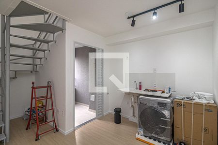 Sala/Cozinha de apartamento para alugar com 1 quarto, 94m² em Vila Santo Estefano, São Paulo