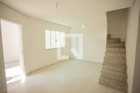Sala de casa à venda com 3 quartos, 124m² em Jardim Santa Ines, São Paulo
