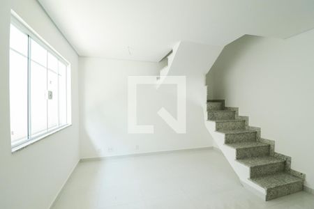 Sala de casa à venda com 3 quartos, 124m² em Jardim Santa Ines, São Paulo