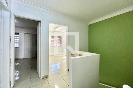 Corredor de casa para alugar com 6 quartos, 143m² em Vila Alexandria, São Paulo
