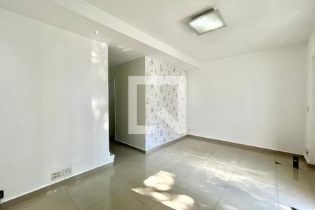 Sala de casa para alugar com 6 quartos, 143m² em Vila Alexandria, São Paulo