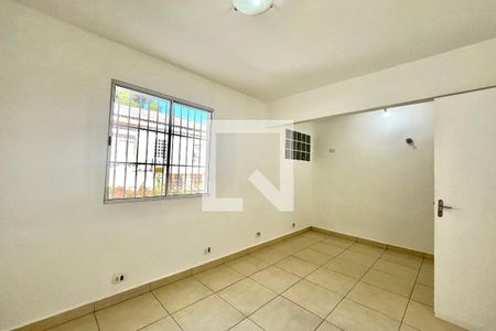 Quarto 1 de casa para alugar com 6 quartos, 143m² em Vila Alexandria, São Paulo