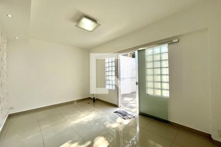 Sala de casa para alugar com 6 quartos, 143m² em Vila Alexandria, São Paulo