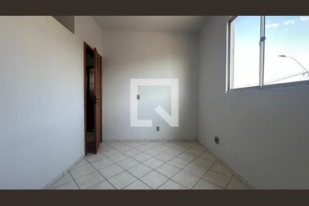 Quarto de casa à venda com 2 quartos, 69m² em Fonte Grande, Contagem