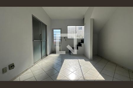 Sala de casa à venda com 2 quartos, 69m² em Fonte Grande, Contagem