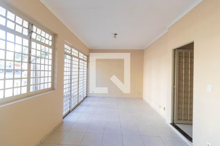 Sala 01 de casa para alugar com 6 quartos, 311m² em Jardim Miranda, Campinas