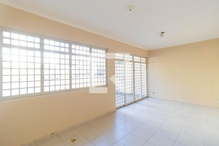 Sala 01 de casa para alugar com 6 quartos, 311m² em Jardim Miranda, Campinas
