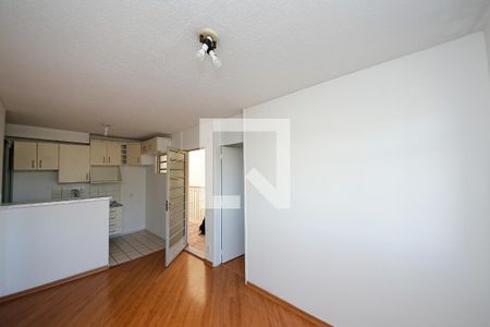 Sala de apartamento para alugar com 2 quartos, 77m² em Jardim Santa Teresinha, São Paulo