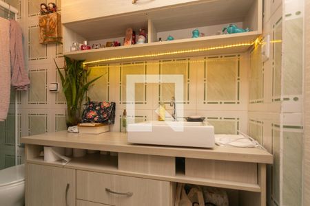 Banheiro Suíte de apartamento à venda com 1 quarto, 40m² em Santa Maria Goretti, Porto Alegre