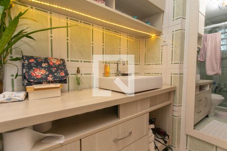 Banheiro Suíte de apartamento à venda com 1 quarto, 40m² em Santa Maria Goretti, Porto Alegre