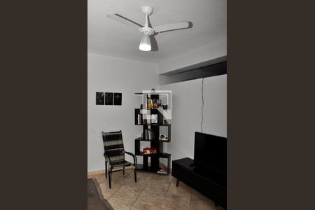 Sala de casa para alugar com 2 quartos, 250m² em Vila Cavaton, São Paulo