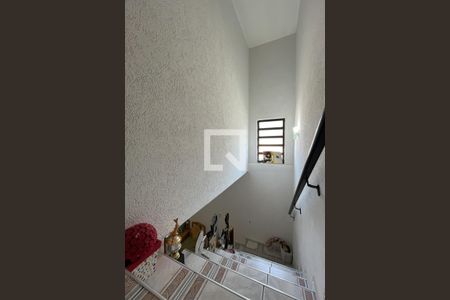 Escada de casa à venda com 3 quartos, 100m² em Vila Marina, São Paulo